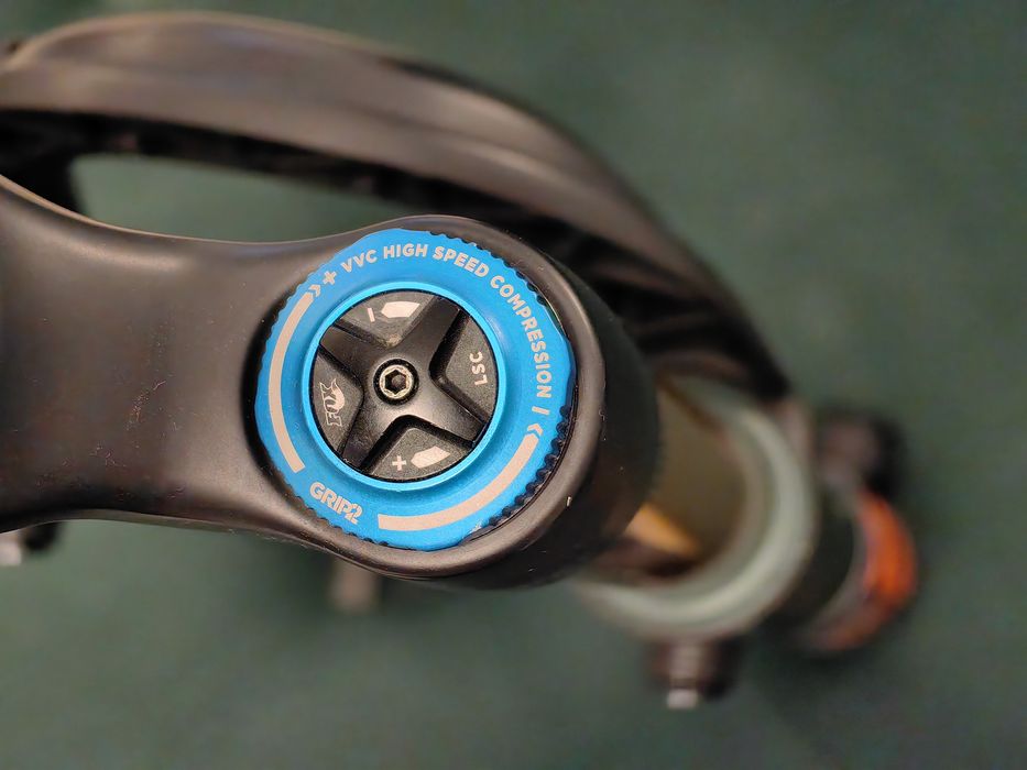 Pachet furca Fox 36 și dropper Fox Transfer Kashima