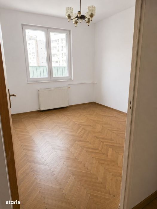 Apartament 3 camere, balcon, 2 băi,an 1984-Dristor