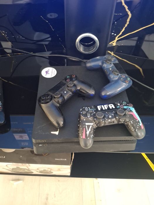 Ps4 slim 1тв сатылады срочно!
