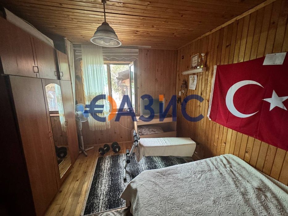 Продава се Къща в с. Просеник, Област Бургас - 565 кв.м за 163 €/кв.м - Снимка #7