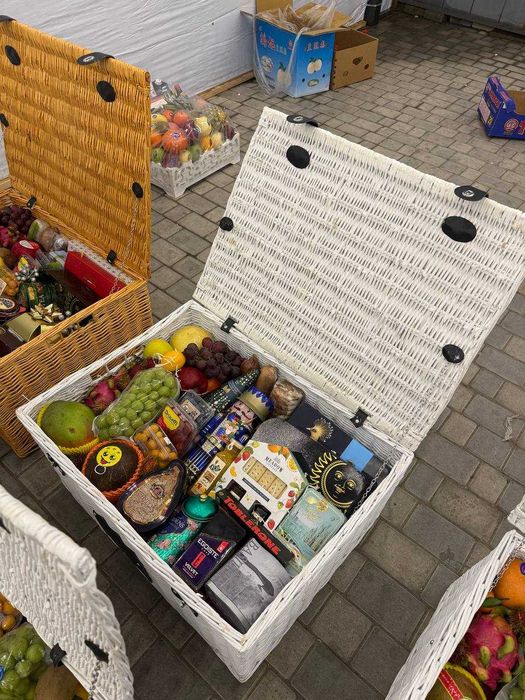 Премиум подарки корпоративные Оптом Сундуки мясные, фруктами и сладкие