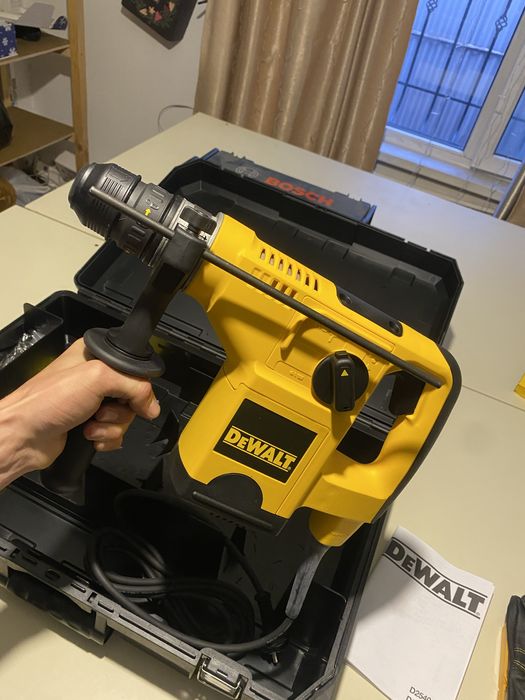 Перфоратор DeWalt девольт дэвольт