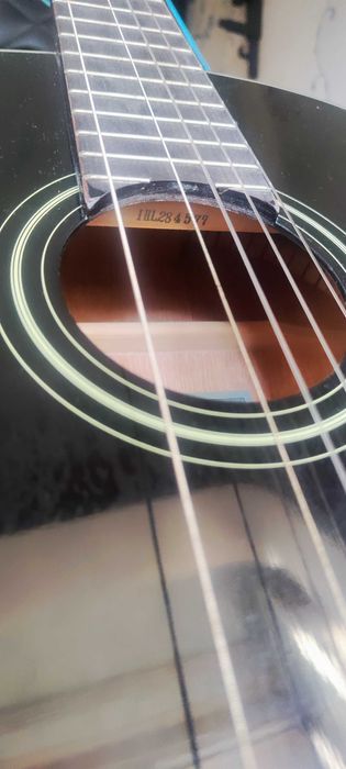 Продается ГИТАРА Yamaha C40