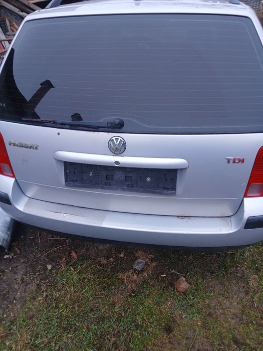 Vând uși stânga/dreapta passat b5