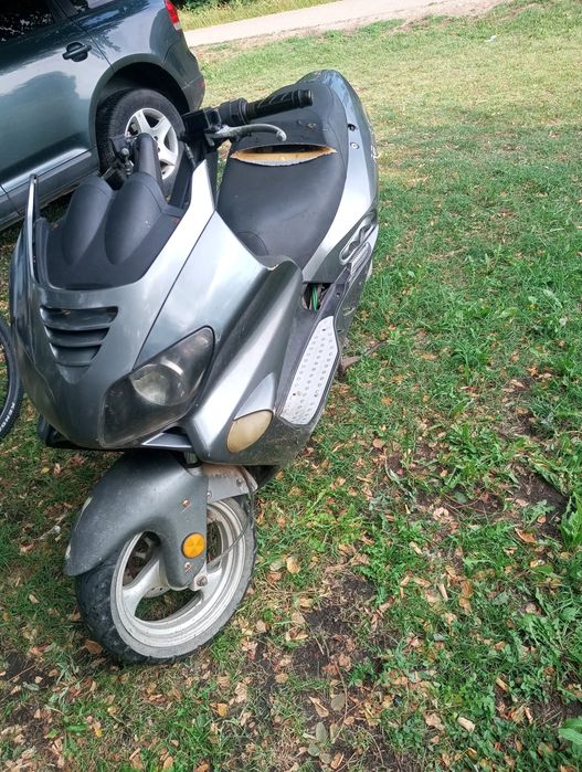 Scuter Jonway de 125cc