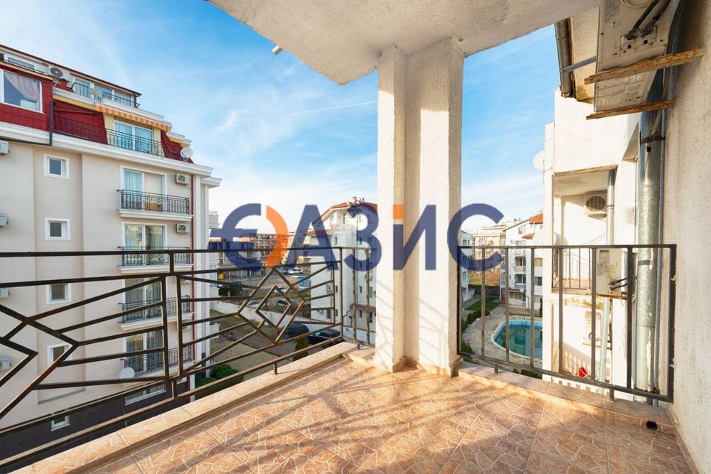 Продава се Тристаен апартамент в к.к. Слънчев бряг - 75 кв.м за 660 €/кв.м - Снимка #2