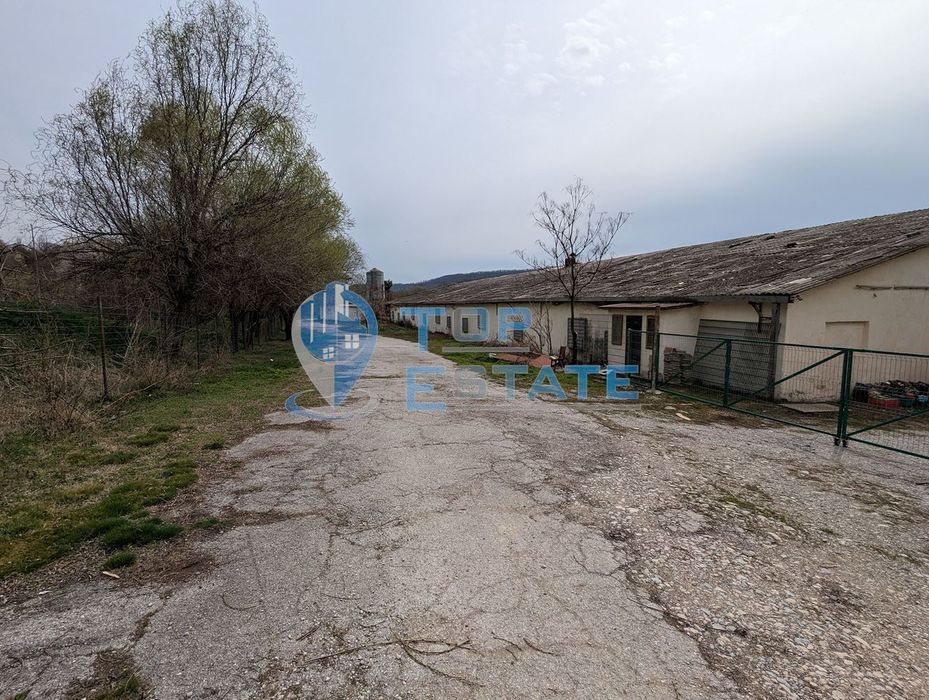 Продава се Промишлена сграда в с. Самоводене, Област Велико Търново - 1700 кв.м за 248 €/кв.м - Снимка #7