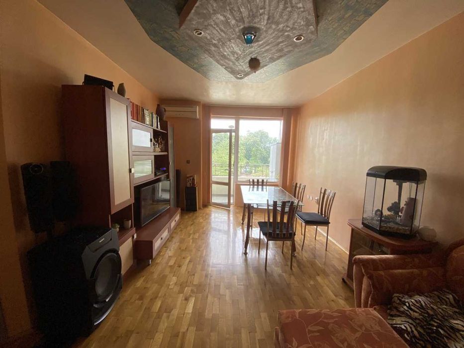 Продава се Тристаен апартамент в Пловдив, Каменица 2 - 103 кв.м за 961 €/кв.м - Снимка #1