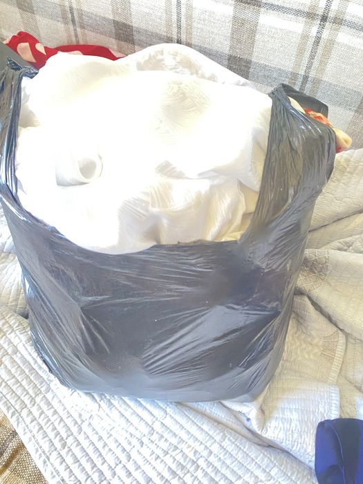 Отдам маечку вещей б/у