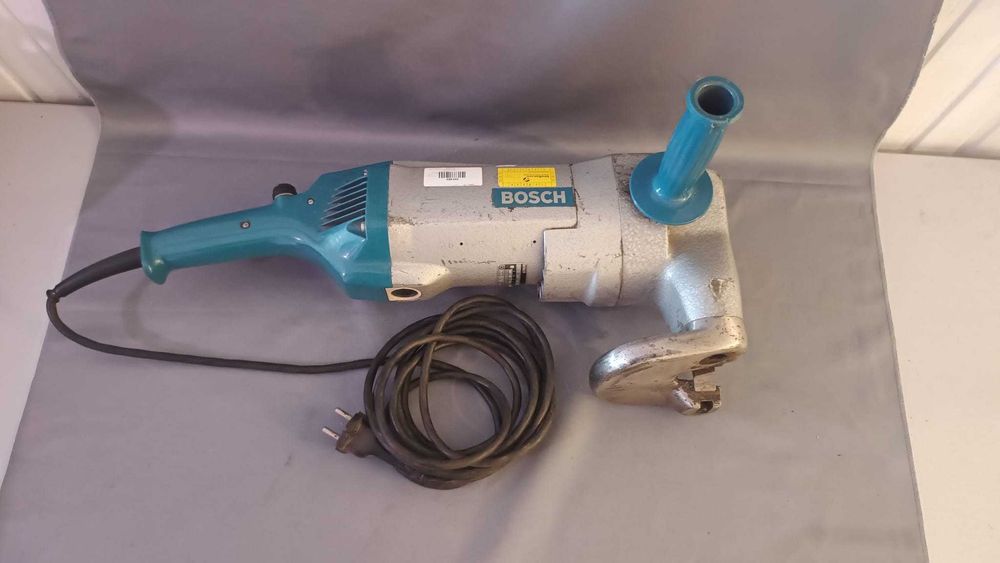 Foarfecă electrică profesională Bosch pentru tablă – 1900 W, max. 4,5 mm