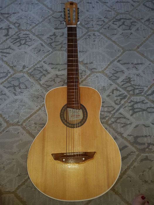 Акустическая гитара