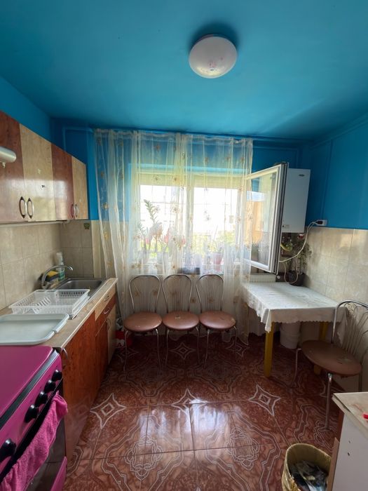 Vând apartament cu doua camere