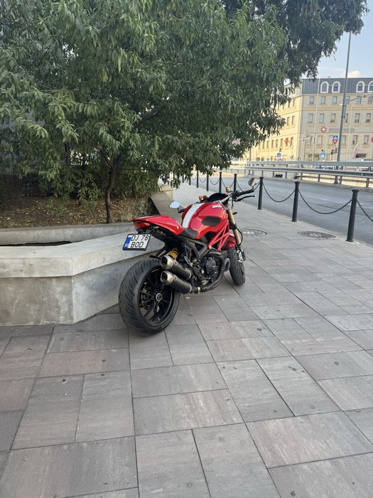Ducati Monster 1100 EVO