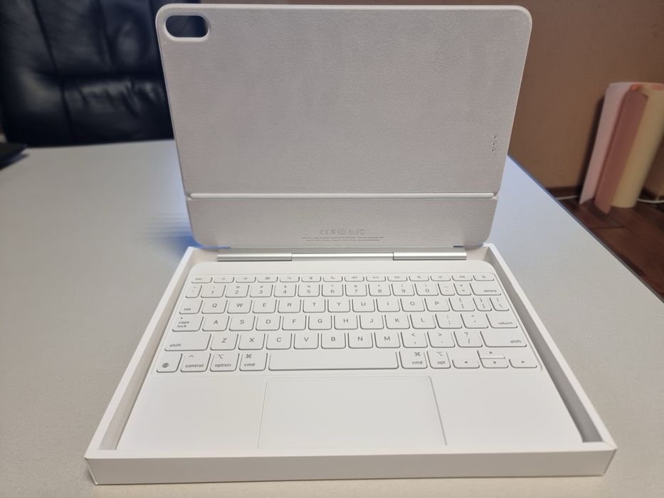 iPad Magic Keyboard- iPad Air 11-inch