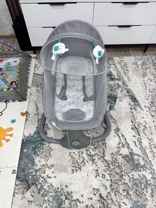 Продам шезлонг детский новый