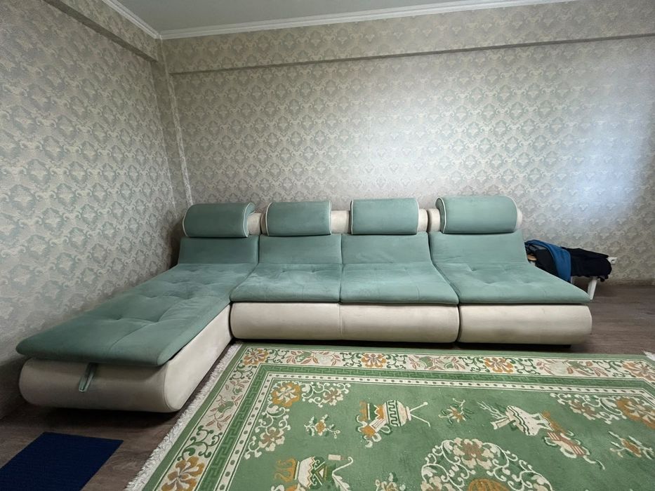 Продам большой угловой диван