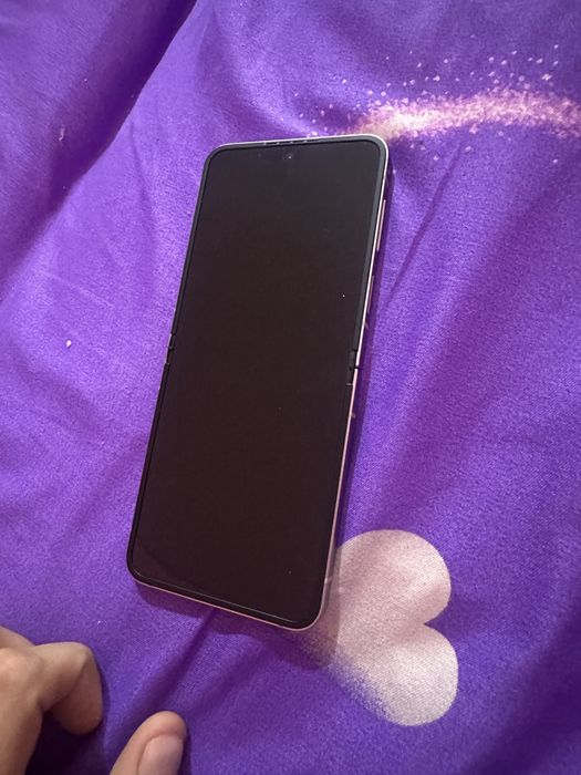 Galaxy z flip 6.
