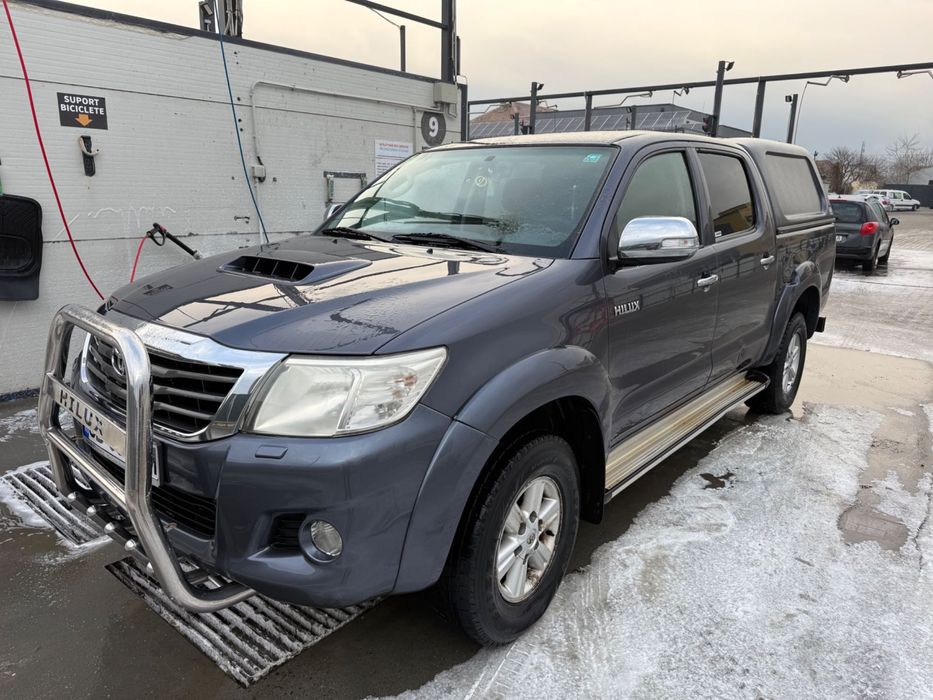 Vând Toyota Hilux
