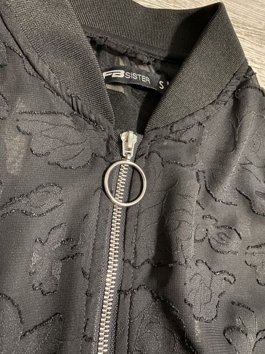 Бомбер женский