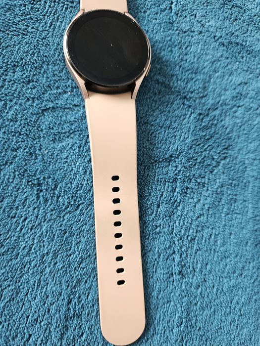 Смарт часовник Samsung Galaxy Watch4 40mm Pink Gold.