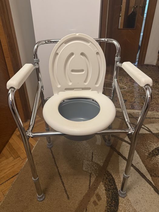 Scaun cu toaletă de cameră