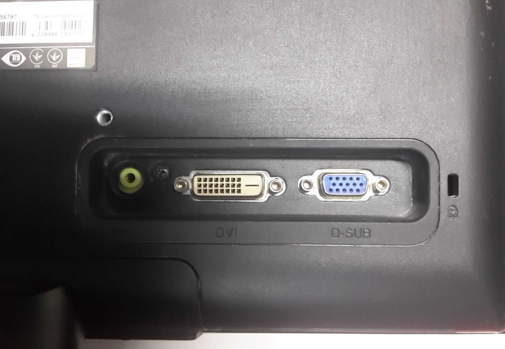 Продавам LED монитор 19" AOC