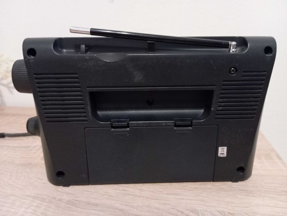 Преносимо радио с цифров тунер