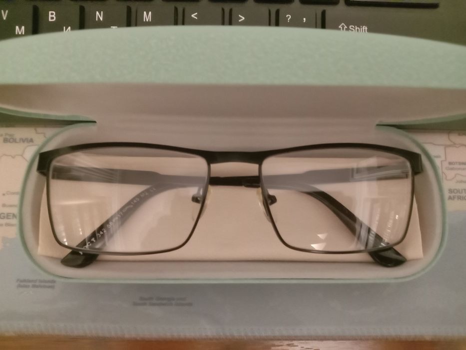 Очки с линзами на -1