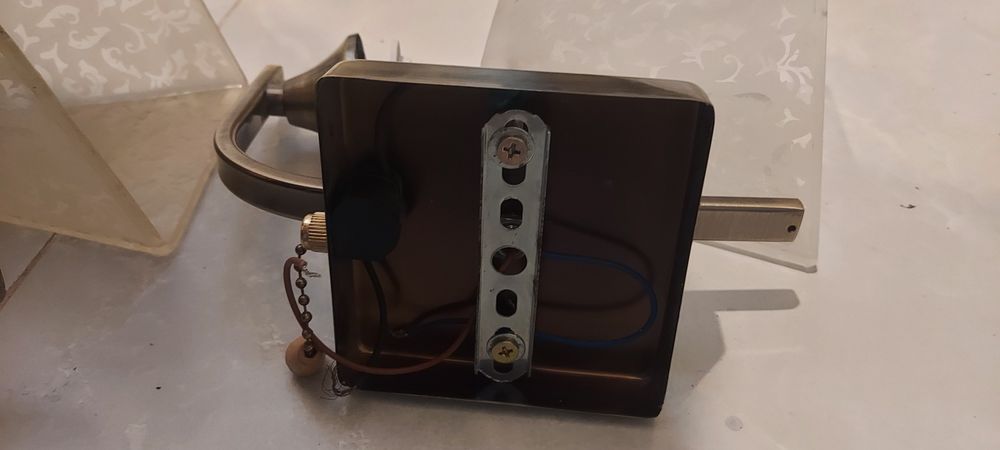 Продам светильники 2 штуки