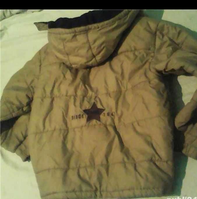 Geaca originala JEEP, model foarte frumos, 7,8,9,10,11,12,13 ani