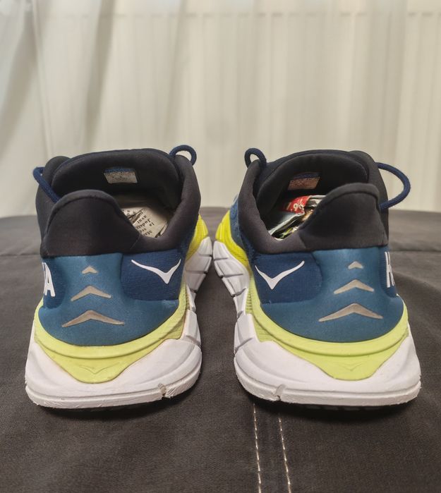 Adidasi de alergat Hoka Arahi 6