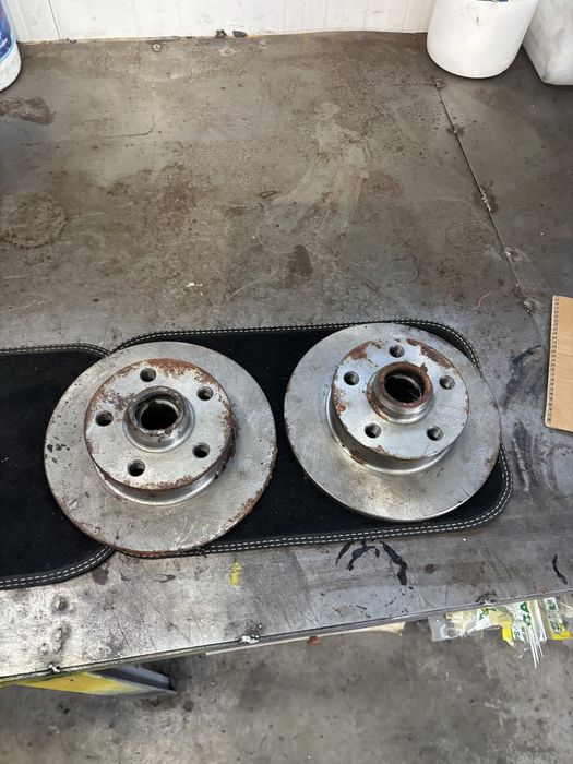 задни дискове за vw golf3/голф3 gti