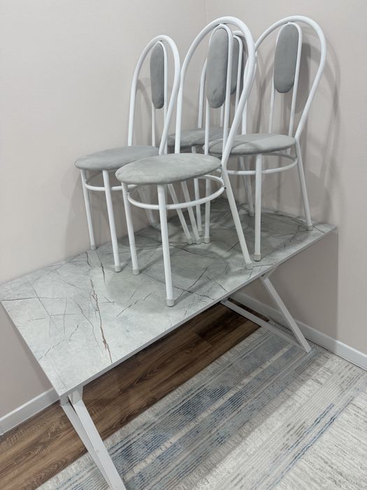 Продам стол стулья в очень хорошем качестве