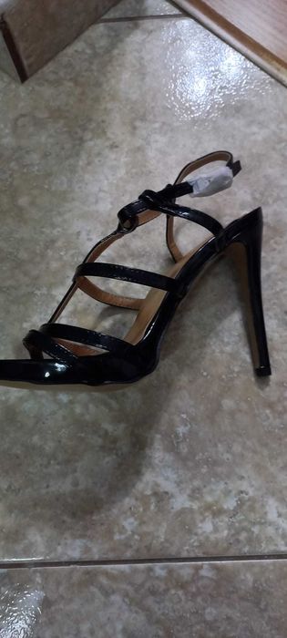 Sandale superbe 38 ,noi ,toc de 11 cm