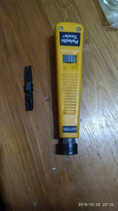 Инструмент для заделки витой пары