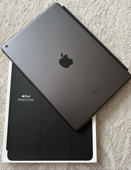 iPad 9 / Space Gray + SmartCover Apple