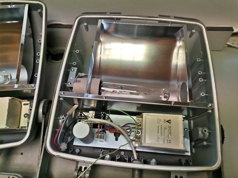 Лампи (големи) 4 бр 250 W