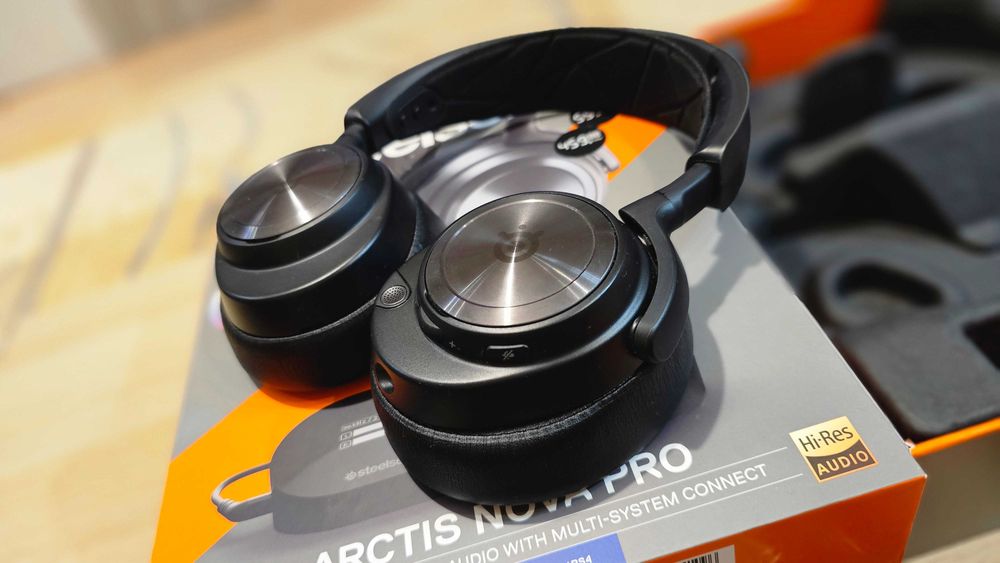 *КАТО НОВИ* - SteelSeries Arctis Nova Pro