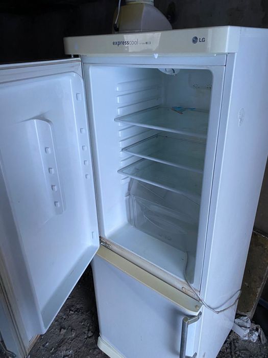 Продам холодильник б/у