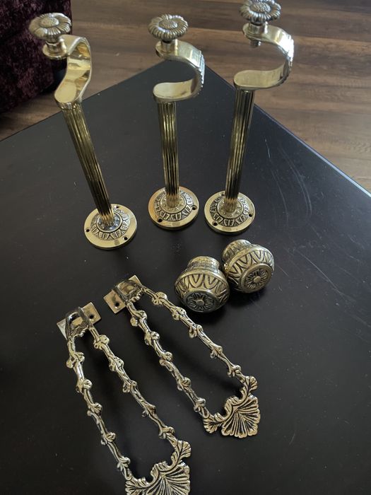 Кронштейны и держатели для штор