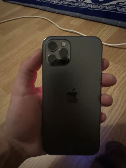 Айфон 12 про с гарантей
