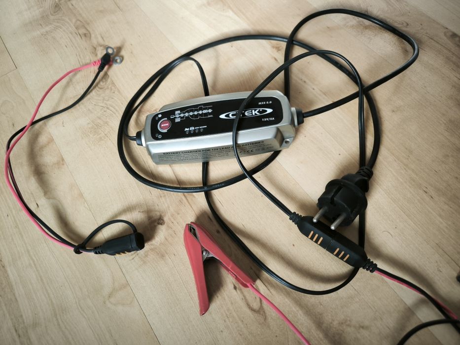 Зарядно устройство  за автомобилни акумулатори  CTEK MXS 5.0