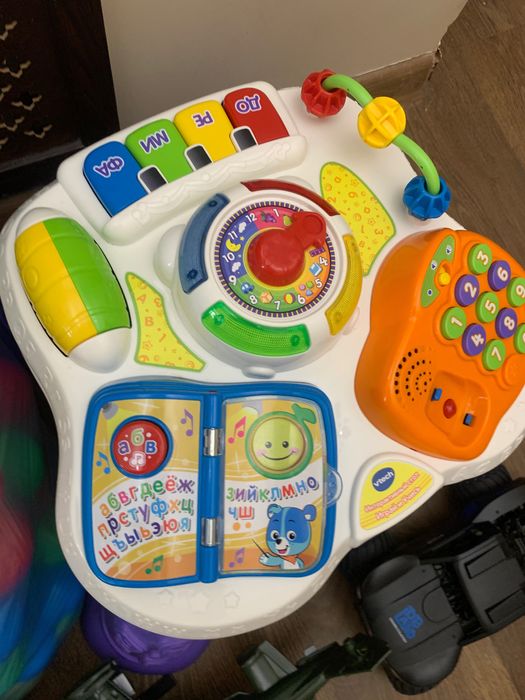 Детские игрушки, одежда