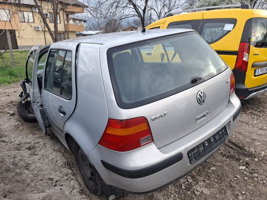 Фолксваген Голф 4 на части