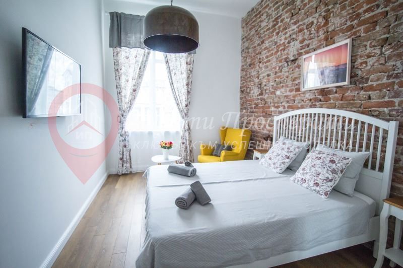 Дава се под наем Тристаен апартамент в София, Център - 90 кв.м за 1130 € - Снимка #4