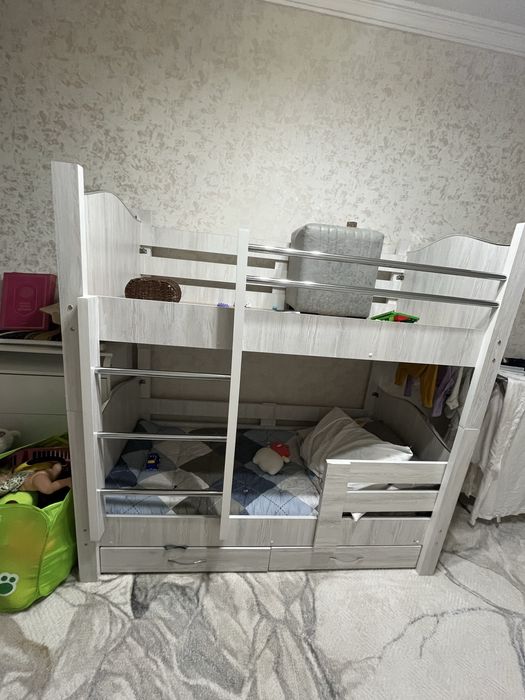 2 etajliy bollalar karavoti sotiladi xolati zor