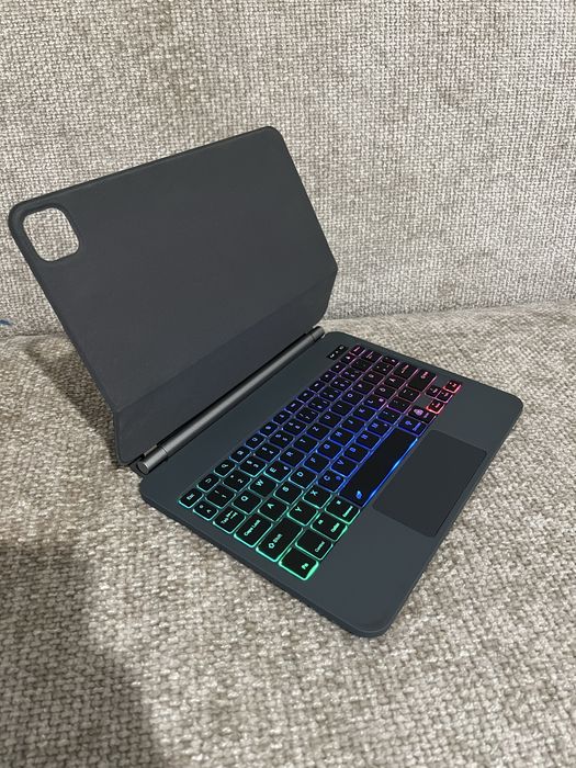 Tastatură Magic Keyboard RGB - iPad Pro 11 / Air 4 & 5
