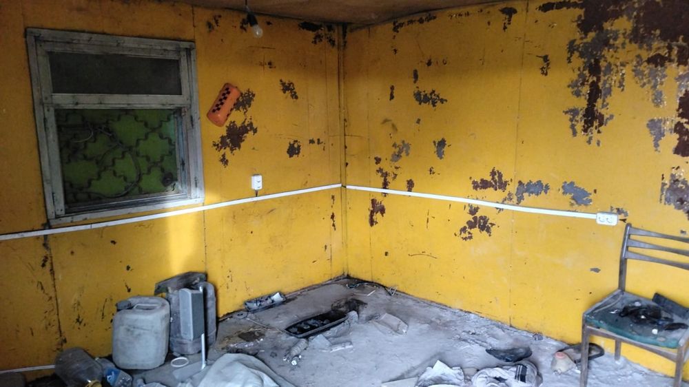 Продаю домик . Будка,контейнер