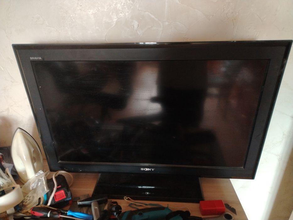 Телевизор sony продам срочно