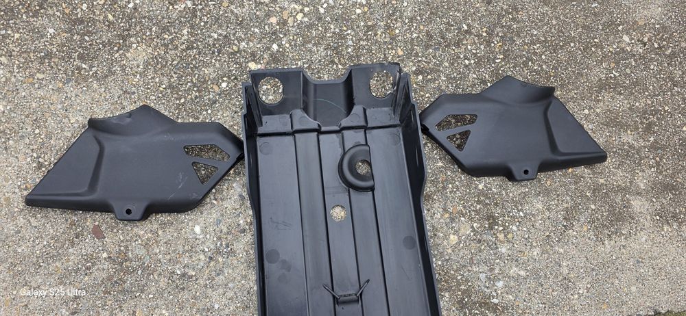 Scut plastic nou original Can-Am Outlander  MAX 1000  XT-P 2018+